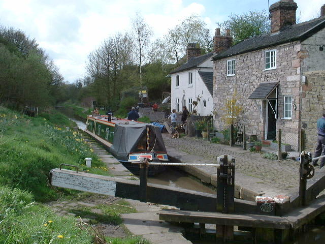 Hall Green stop lock and cottages Hall Green